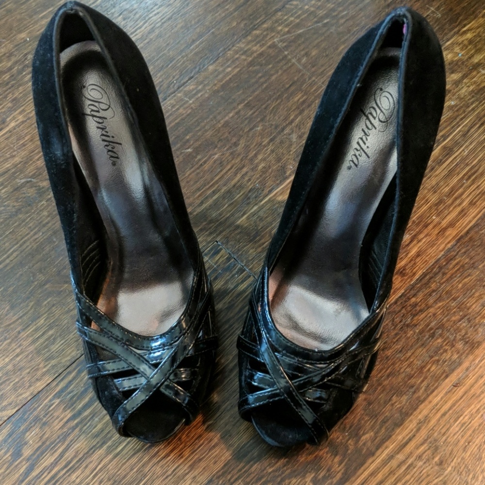 Black Pumps - image 1